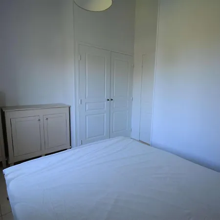 Дом отдыха Maison Duplex Avec Terrasse - 6 Pers, 4 Pieces, Wifi, Animaux Bienvenus, Parking Inclus - Fr-1-382-185