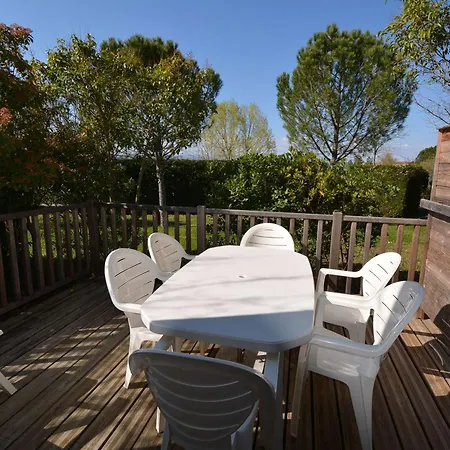 Дом отдыха Maison Duplex Avec Terrasse - 6 Pers, 4 Pieces, Wifi, Animaux Bienvenus, Parking Inclus - Fr-1-382-185 *
